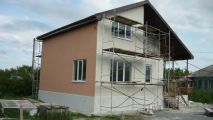Утепление фасада пенопластом, нанесение декоративной штукатурки