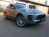 Оклейка Porsche Macan серой матовой пленкой