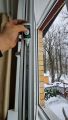 Обслуживание  ПВХ окон смазка  фурнитуры