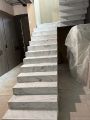 Отделка мрамором лестницы