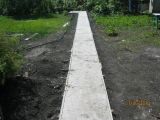 Санчелеево, д. 13. Устройство бетонных дорожек