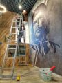 Поклейка флизилиновых обоев с предварительно нанесённым рисунком. Широкоформатная печать.