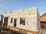 Возведение стен из пеноблоков с последующей обкладкой облицовочным кирпичном,
