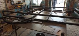 Подставка металлическая очень мощная под холодильную установку.Из профильной трубы 50*50*3