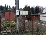 Щиты учета на три загородных дома подключенных с одной опоры ЛЭП. Щиты собраны на одной сварной инсталяции для удобства инспектирования приборов учета.