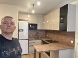 Установил очередную модульную кухню с техникой.