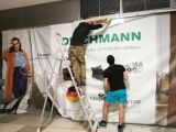 Установили новую стеклянную витринную перегородку в ТРК