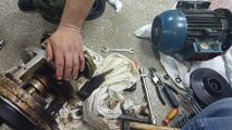 Разобрали ,почистим поменяем сальники подшипники