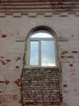Установка арочного окна, старое здание находящееся в городе Чебаркуль.