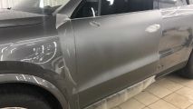 Оклейка автомобиля целиком антигравийной матовой пленкой 