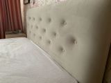 Изголовье кровати, перетянуто в велюр премиум класса