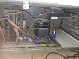 Моторный отсек торговой холодильной витрины в порядке