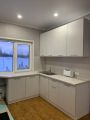 Фасады ЛДСП в кромке 2мм
Корпуса ЛДСП
Столешница скиф
Фурнитура Blum