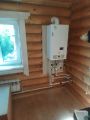 Монтаж радиаторов отопления. Установка газового настенного двухконтурнуго котла. Бревенчвтый дом.