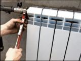 Монтаж батарей отопления.