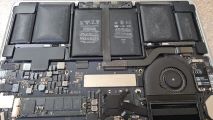Замена вздутой батареи на macbook