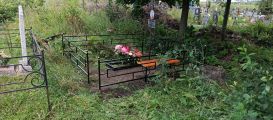 Работа по замене оградки и облагораживанию могилы