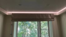 Навеска гардин для римских штор на коробе из гипсокартона, длина 220 см, 4 точки крепления.