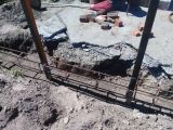 Ворота и заборы в рамке , плюсом таких ворот является исключение изломов в углах профнастила, эстетичный внешний вид, более крепкий каркас, возможность монтажа кованных элементов, очень аккуратно выглядят изнутри, так же столбы ворот и калитки связываются бетонной лентой с предварительным армированием(2000 руб. п.метр ),  что исключает перекос столбов во время морозного пучения.( многие это игнорируют, так как приводит к удорожанию ворот , как раз в этом случае говорят,-