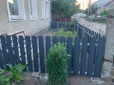Установка забора из евроштакетника