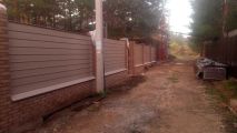 Установка обрешетки с профиля 0.8 мм. Отделка забора фиброциментным сайдингом Cedral (Мал. Царевщина)