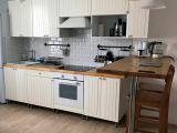 Столешница и браная стойка из массива дерева