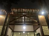 Монтаж гирлянд на фасад на многоразовые площадки, с последующим лёгким съемом.