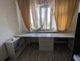 Сборка комода и установка двух столешниц с креплением по краям к стене для двух детей-школьников.