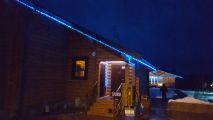 Украшение фасада дома светодиодной гирляндой Дюралайт