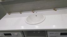 Столешница с мойкой из искуственного камня