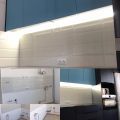 Выполнили разводку электрики под кухонный  гарнитур. После установки гарнитура, к нам обратилась заказчица, с просьбой помочь, установить подсветку рабочей зоны.
Ситуация усложнялось тем, что между фартуком и нежней полкой верхнего шкафчика образовалась ниша, и выглядело не совсем эстетично.
Порекомендовали, а в последующем установили угловой, аллюминиевый профиль.
В профиль вмонтировали светодиодную ленту.
Использовали только фирменные комплектующие, подобранные с запасом прочности)
Как итог, Световой пото