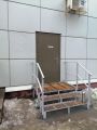 Вырезка проема в сэндвич панелей. Установка двери. Сварка лестницы