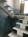 Лестница на металлическом каркасе с площадкой