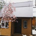 металлический сайдинг l-брус,  цвет сосна светлая. выполненые работы: монтаж сайдинга, утепление фасада, установка откосов, подшивка карнизных свесов кровли, утепление фундамента, ремонт кровли (замена старого шифера на проф лист + ремонт обрешётки), замена старых окон на новые. 