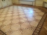 Монтаж модельного паркета, последующая шлифовка и лакировка.