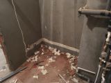 Разводка труб частично в штробе в квартире