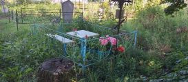 Работа по замене оградки и облагораживанию могилы