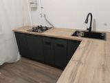 Установка кухни, врезка раковины, варочной панели, подключение смесителя.
