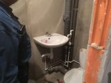 Комплекс, установка умывальника, унитаза, разводка канализации и труб водопровода