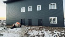 Вентилируемый фасад из профлиста. Промысловая 23