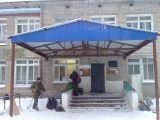 Навес готовый над крыльцом
