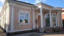 это фото из краснодара 2017 год здача обьекта по монтажу лепнины из гипса на фасаде