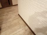 укладка ламината, установка плинтусов