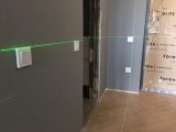 Установка чистовых розеток и выключателей точно в уровень. Такое возможно только если ниши, подготовленные на черновом этапе, установлены так же в уровень.