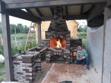 барбекю из кирпича ручной формовки