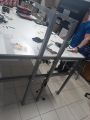 Сборка большого промышленного стола.